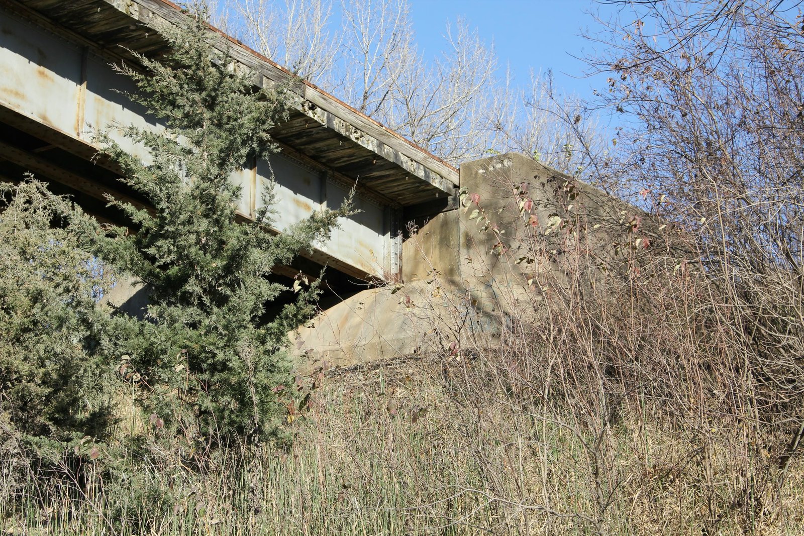 East abutment